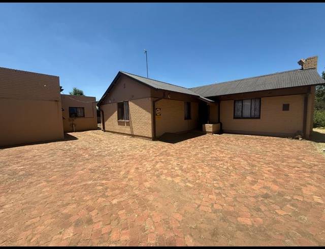7 BEDROOM HOUSE FOR SALE IN VANDERBIJLPARK CE 2